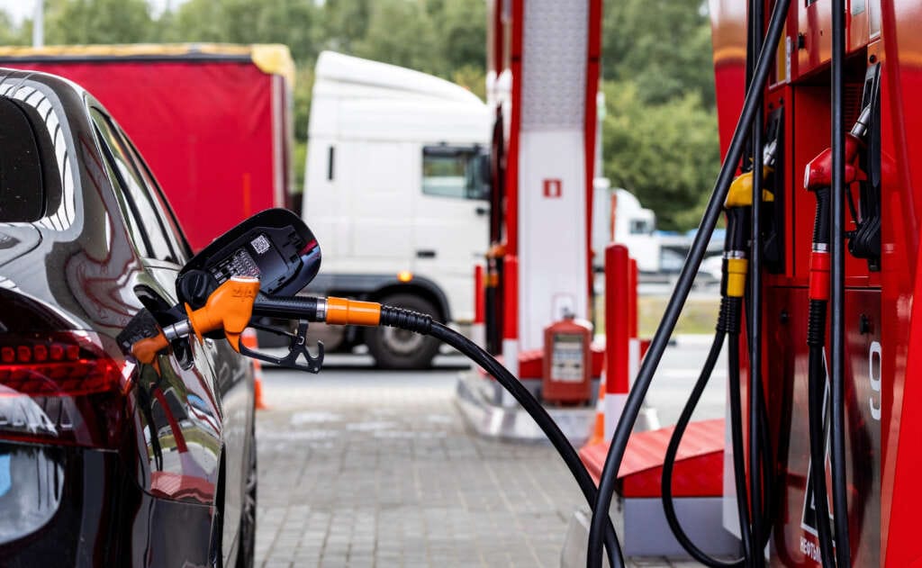 Russia temporarily bans fuel exports to most countries in response to shortages