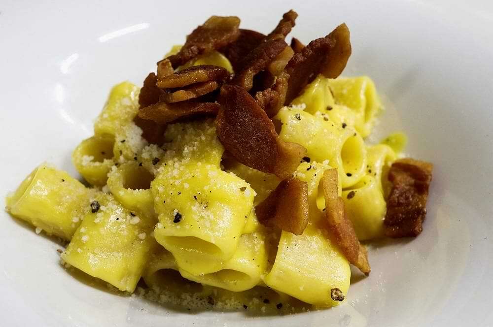 Italian food historian cooks up carbonara controversy