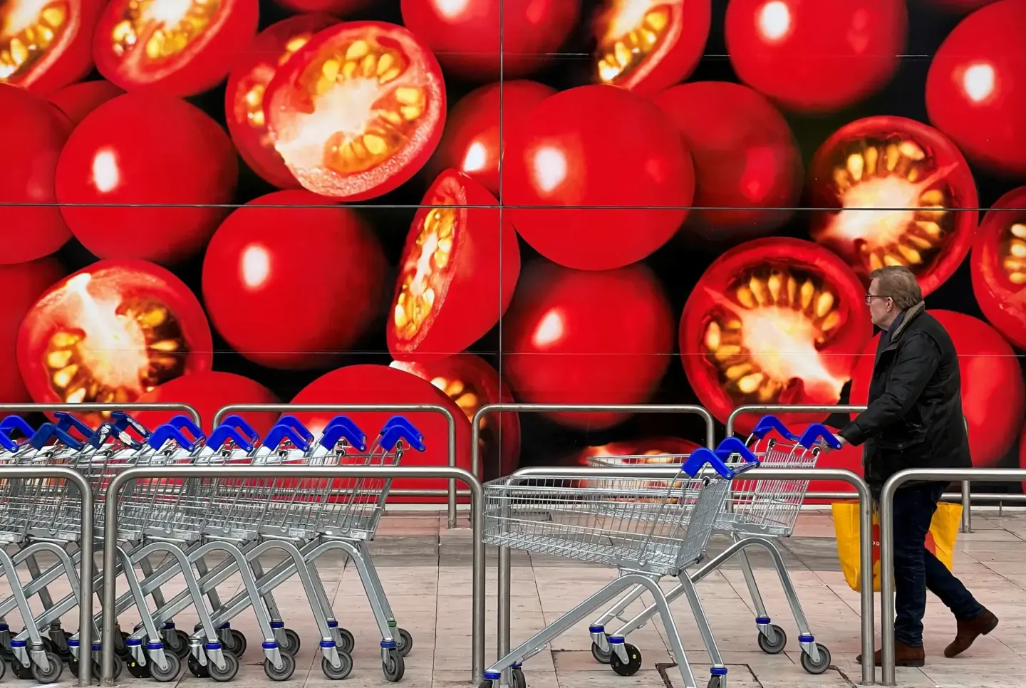 UK’s Tesco forecasts profit rise as consumer sentiment improves