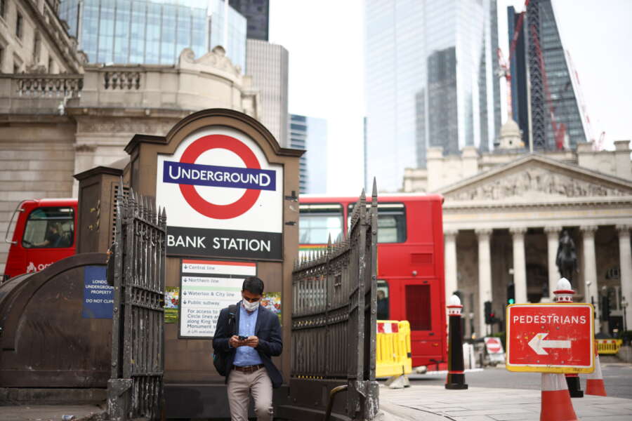 UK growth slows sharply in July as COVID ‘pingdemic’ hits