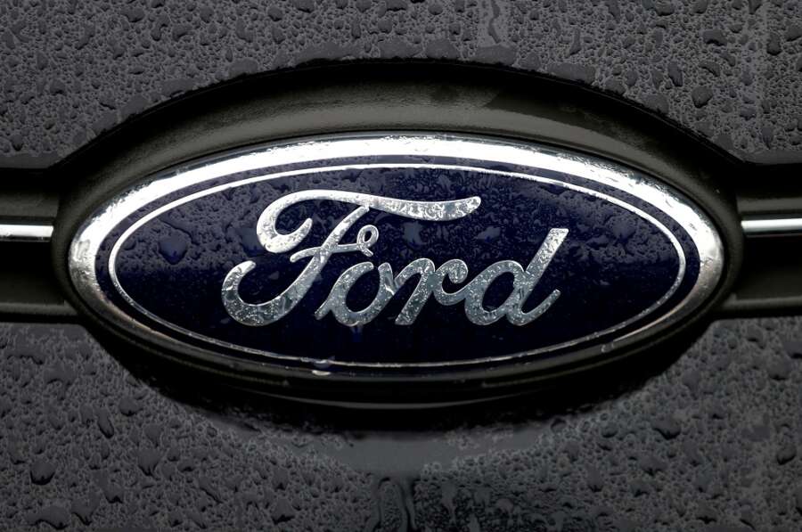 Automakers mandate masks at all U.S. plants but not requiring vaccines