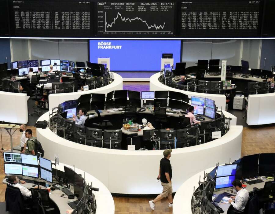 Energy stocks boost European shares ahead of ECB minutes