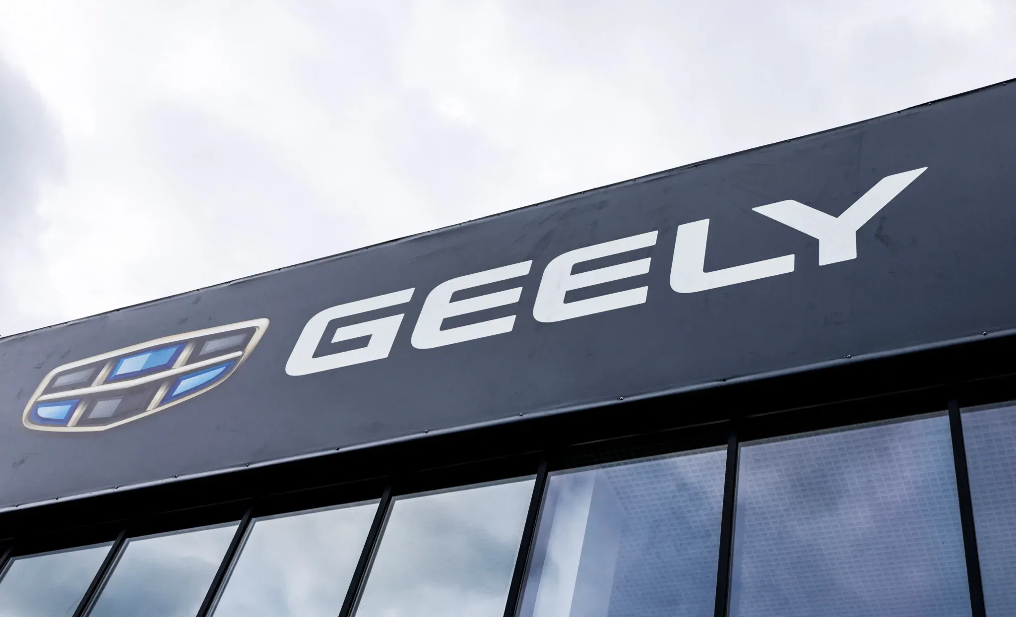China’s Geely to launch hybrids with more fuel-efficient engines