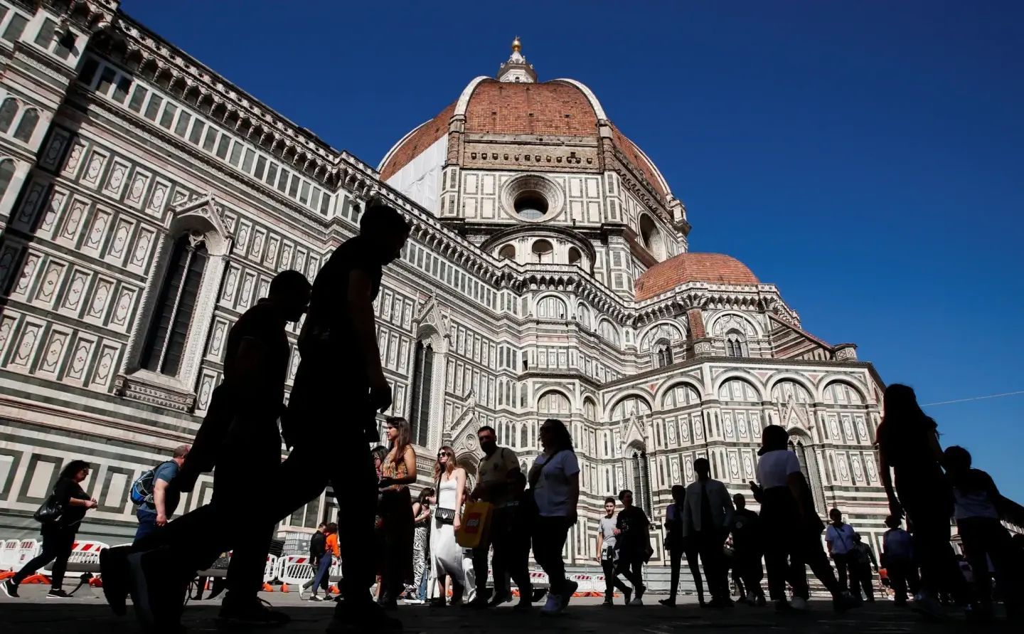 Italy April jobless rate falls to 6.9%, lowest since 2008