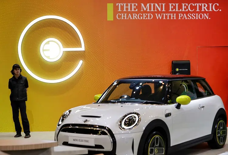 BMW worldwide recalling Mini Cooper SE electric models, company says