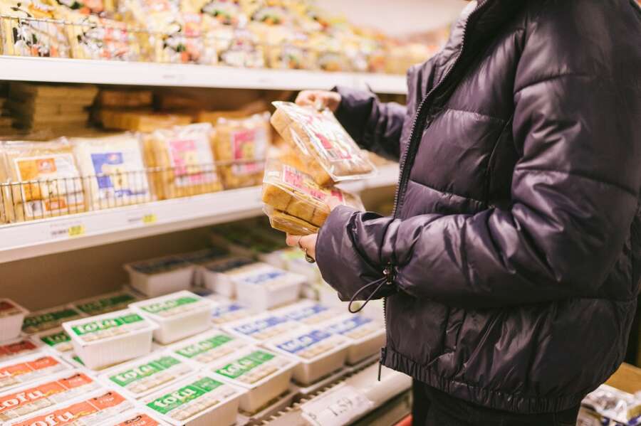 Independent health symbols on packaging are key to affordable healthy diets