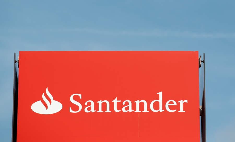 Santander to release some pandemic provisions as profits jump