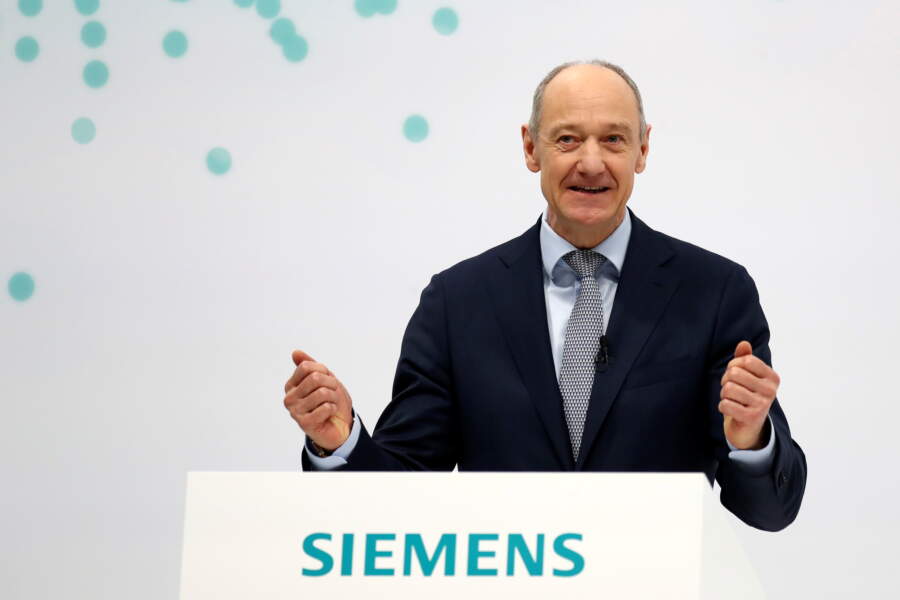 Siemens CEO watching the share price of Siemens Energy – CEO