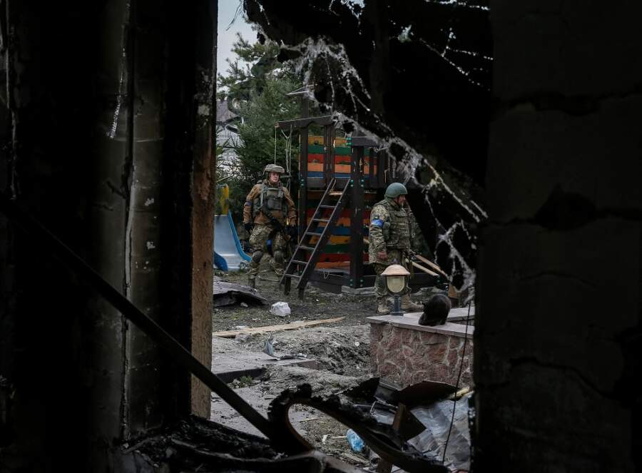 Russians bombard cities as losses force them back