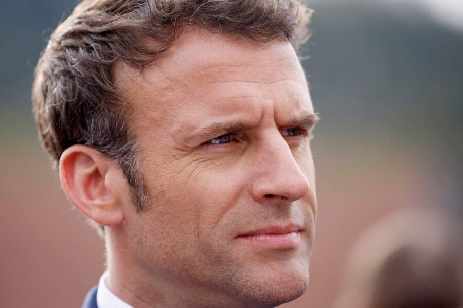 Poverty, education levels draw battle lines in French election