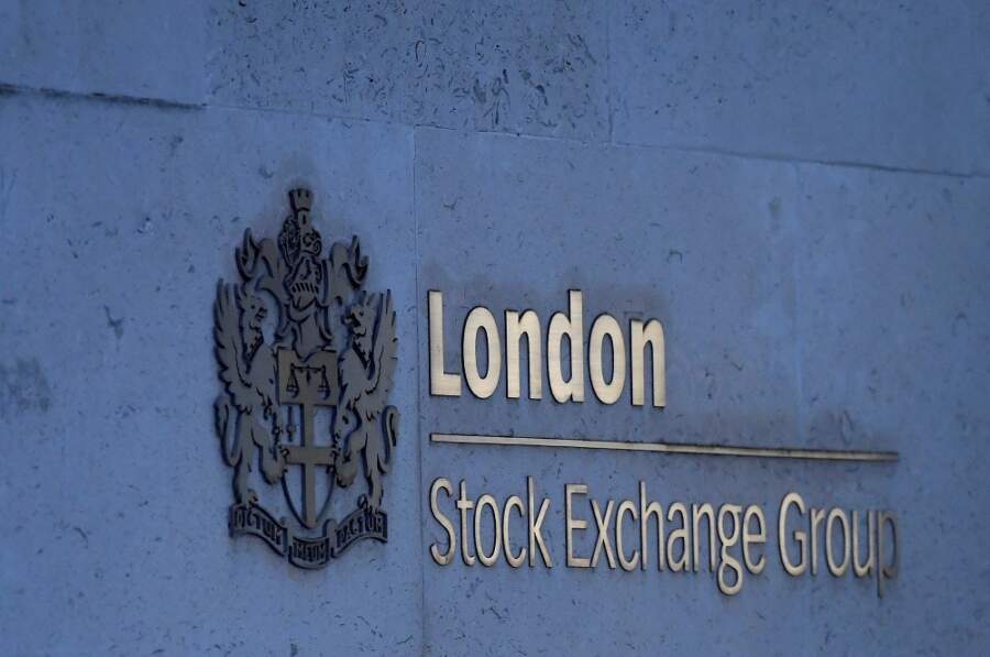 London stocks recover; set for weekly drop as slowdown, inflation fears linger
