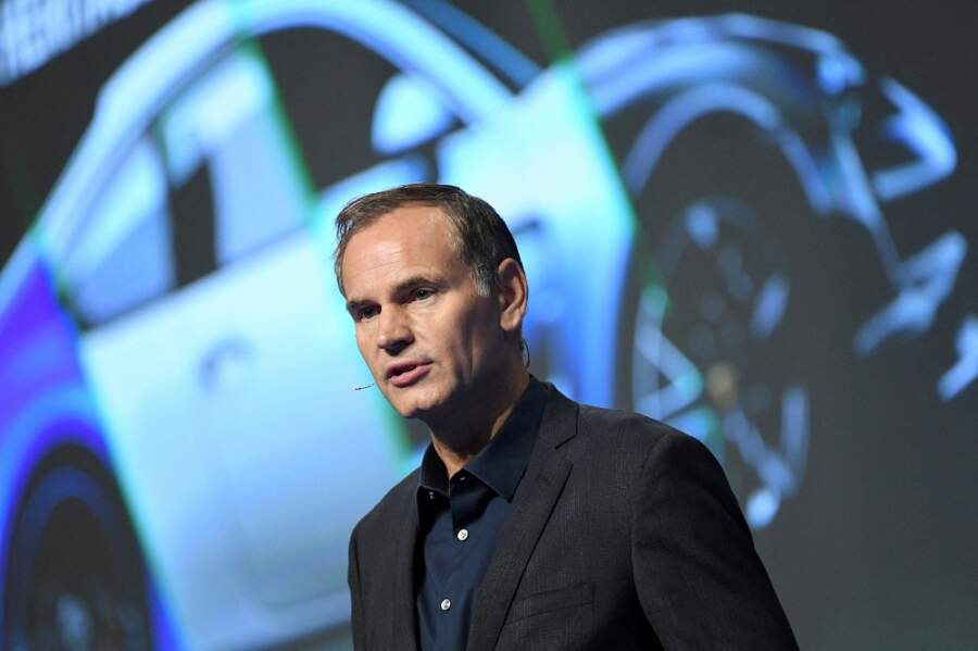 Volkswagen investors question plan for CEO to lead Porsche listing