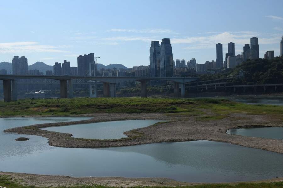 Yangtze tributary runs dry as China faces another month of drought