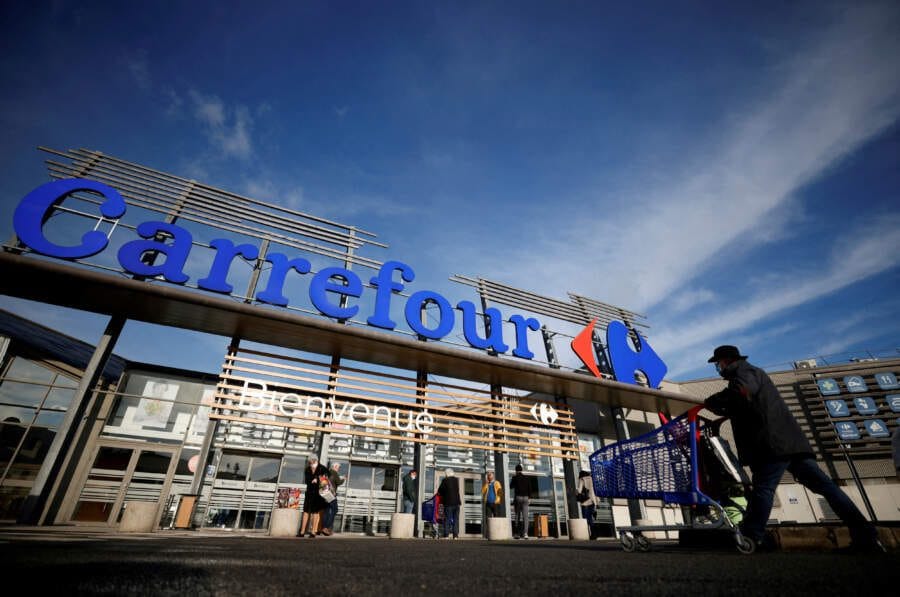 French retailer Carrefour to freeze prices on 100 products to tackle inflation