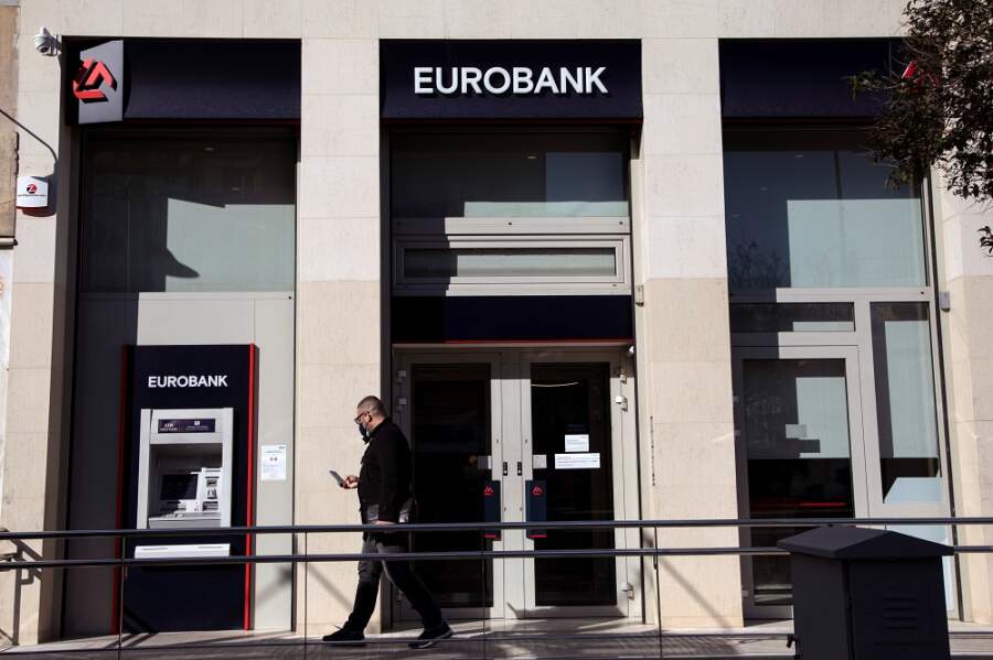 HSBC ups price targets on Greek banks, with Eurobank, Piraeus top picks