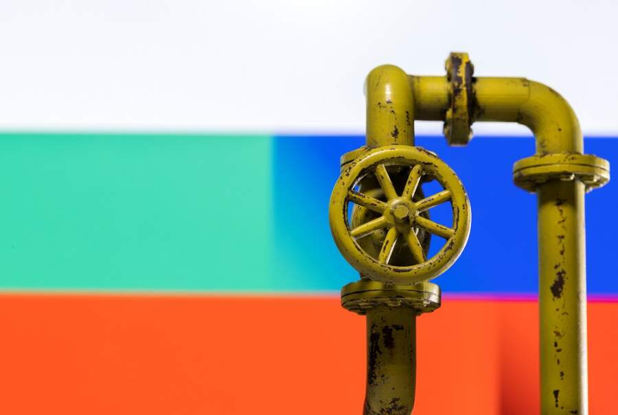 Bulgaria tenders for gas supplies to ride out energy crisis