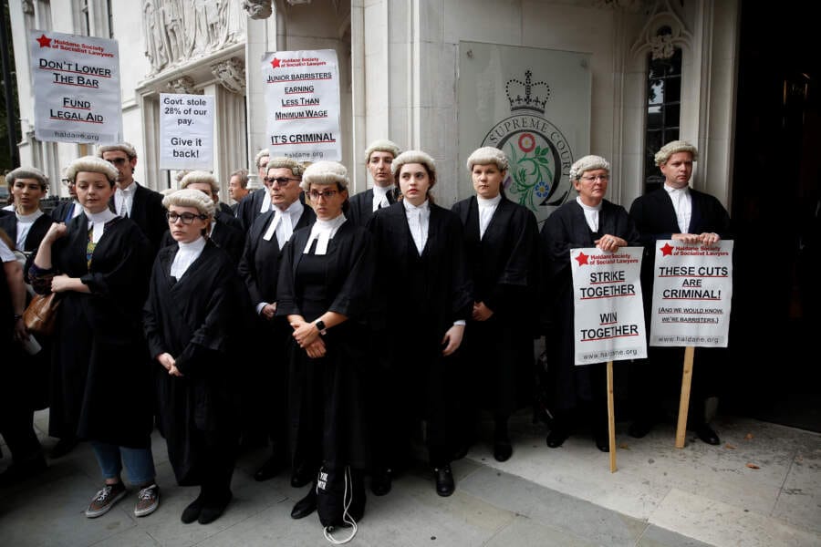 UK trial lawyers to end strike after accepting government pay offer