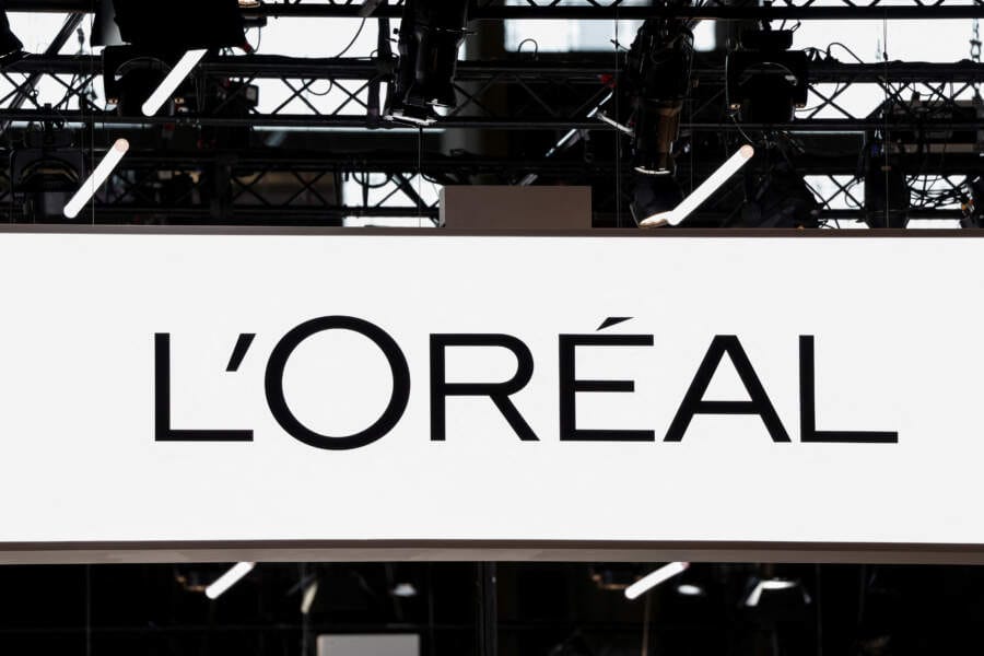 L’Oréal denies report saying it suspended Twitter ad spending