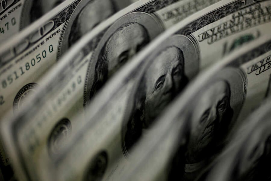 Dollar set for weekly loss amid expectations Fed will slow hikes