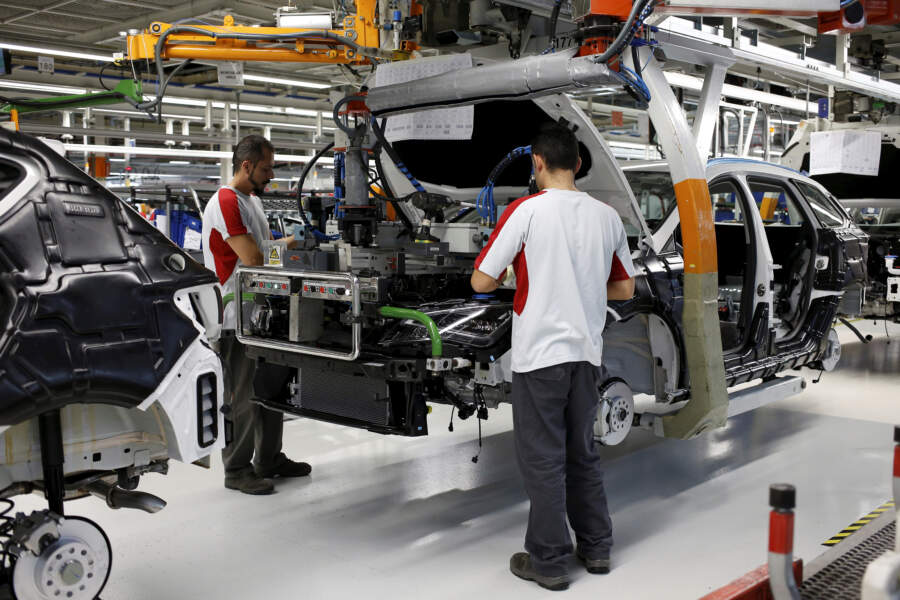 Spanish manufacturing output down for 6th straight month in Dec -PMI