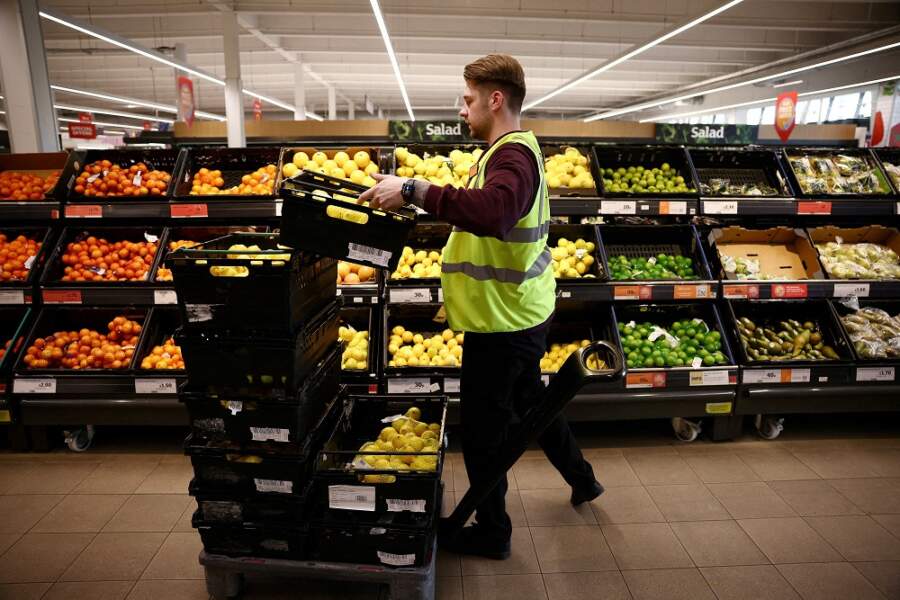 Christmas fizz prompts UK’s Sainsbury’s to lift profit guidance