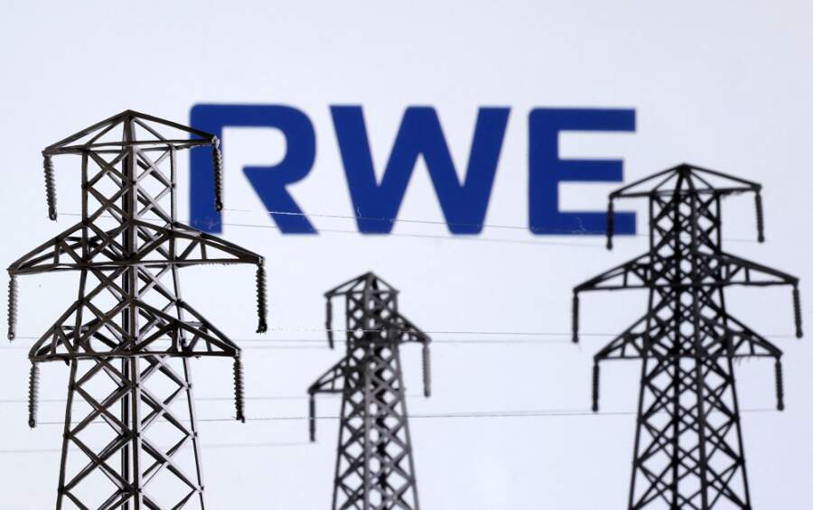 Public Power Corp, RWE to build five solar farms in Greece