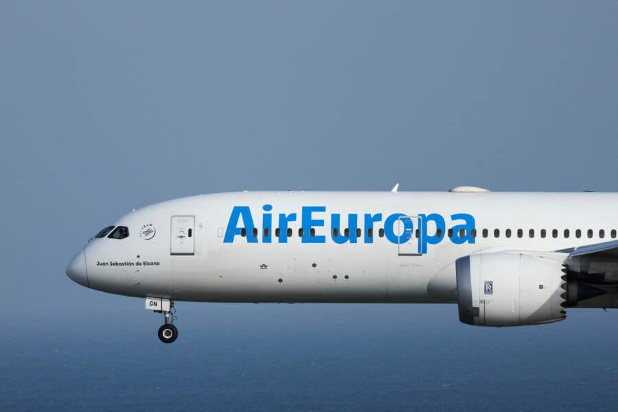 IAG agrees to buy 80% stake in Air Europa for 400 million euros