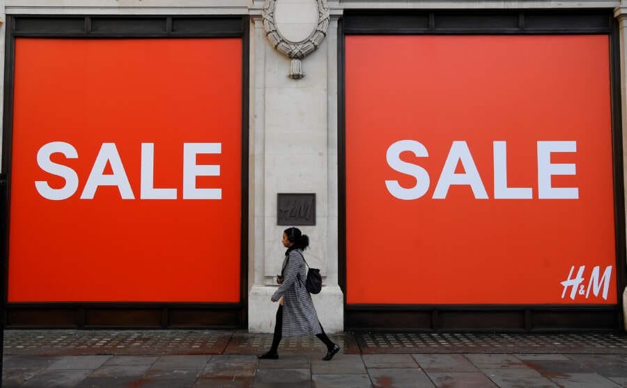 UK retailers turn positive on sales hopes after bleak winter