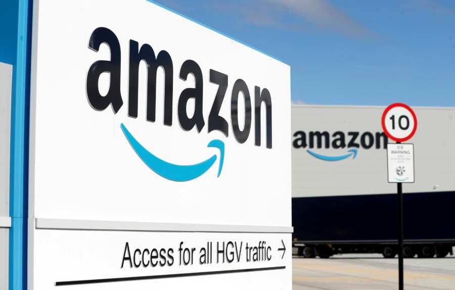 Amazon loses bid to throw out case by UK drivers seeking worker rights