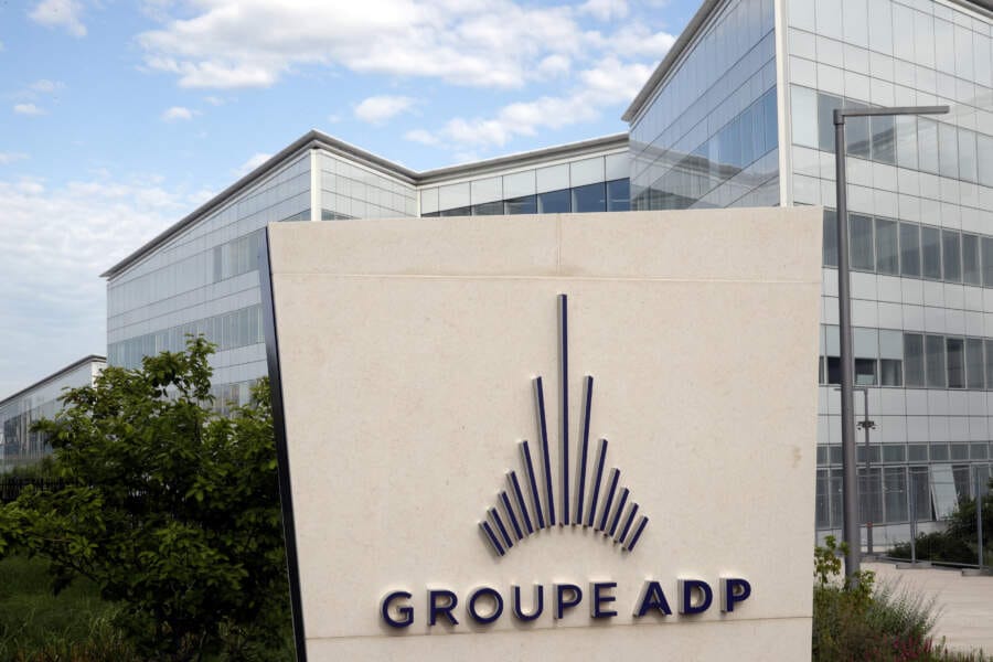 French airport group ADP Q1 revenue beats forecasts as global air traffic recovers
