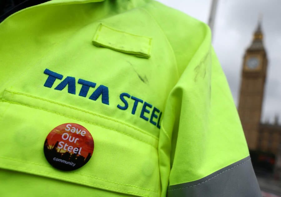 Britain hands $621 million to Tata Steel, 3,000 jobs could go