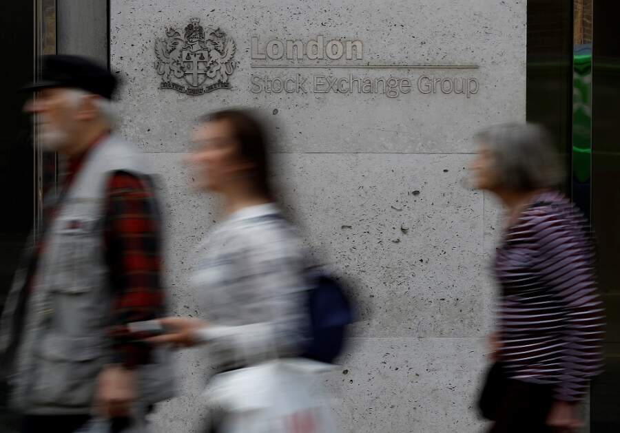 UK’s FTSE 100 outperforms peers as oil majors jump on Middle East conflict