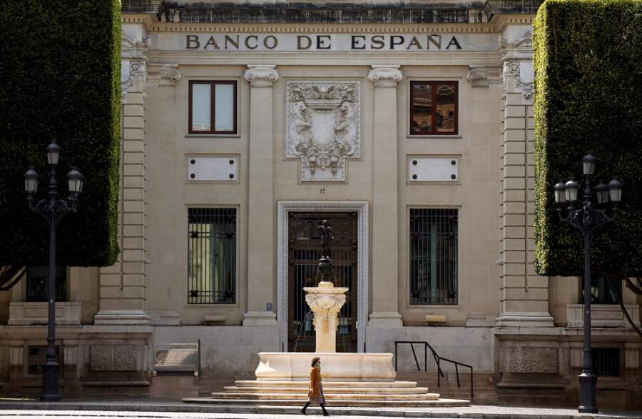 Spanish banks face rise in deposit costs, Central Bank warns