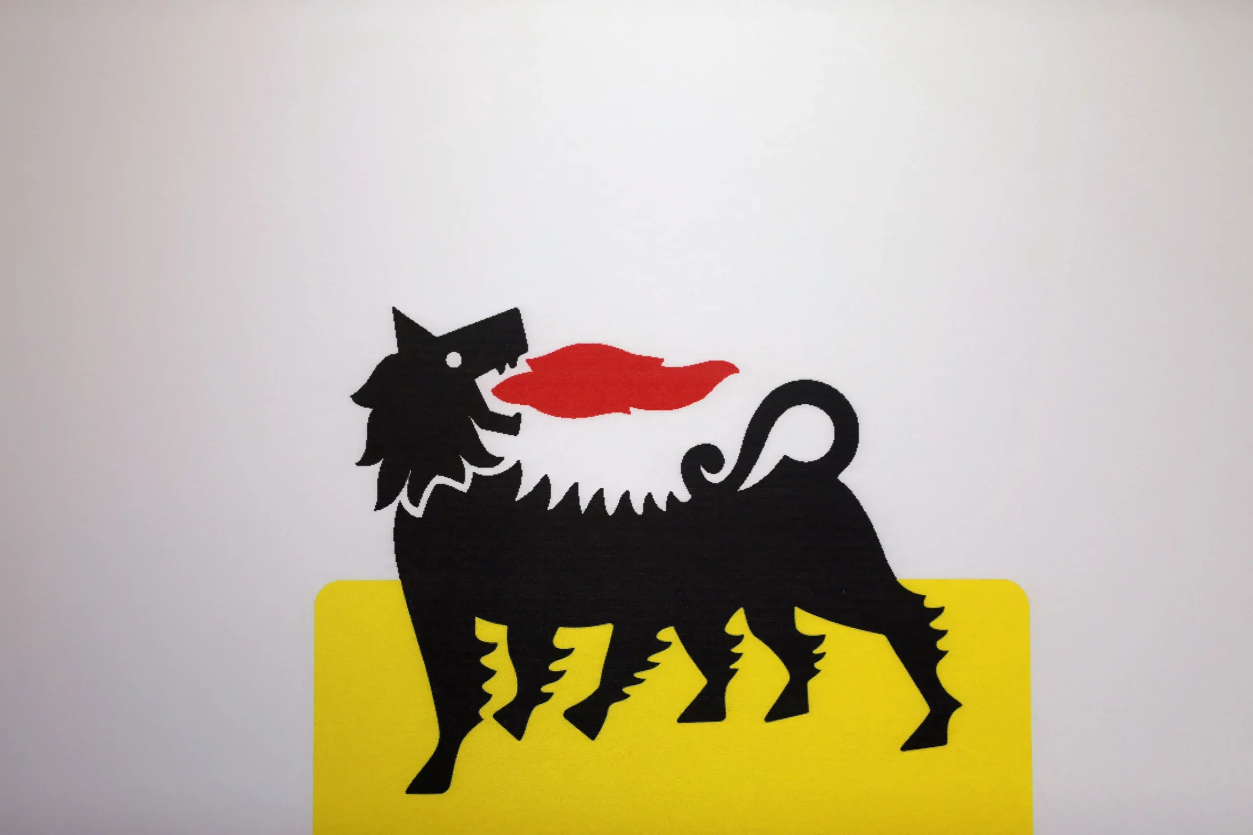 Eni beats Q4 profit forecasts helped by favourable arbitration