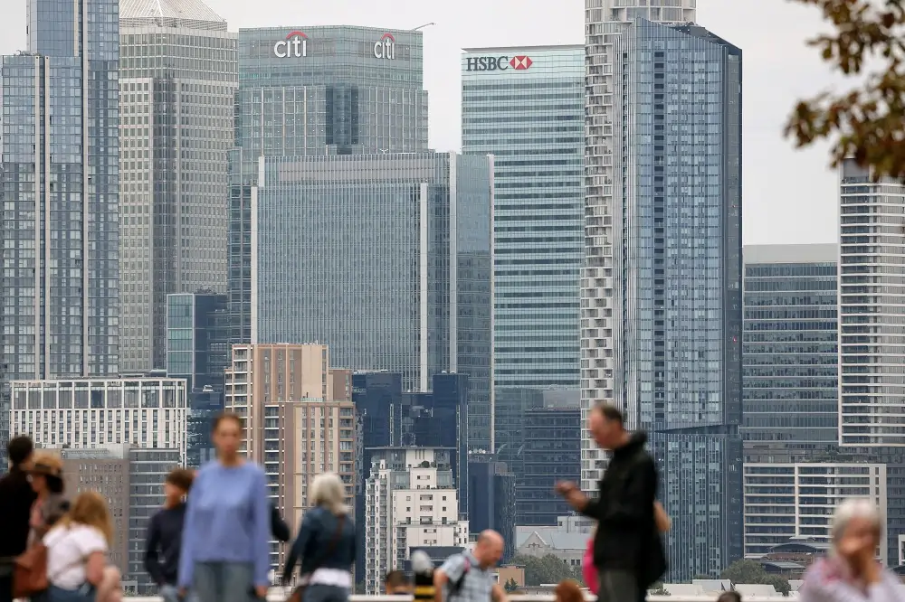 UK economy returns to growth in August after two months of stagnation