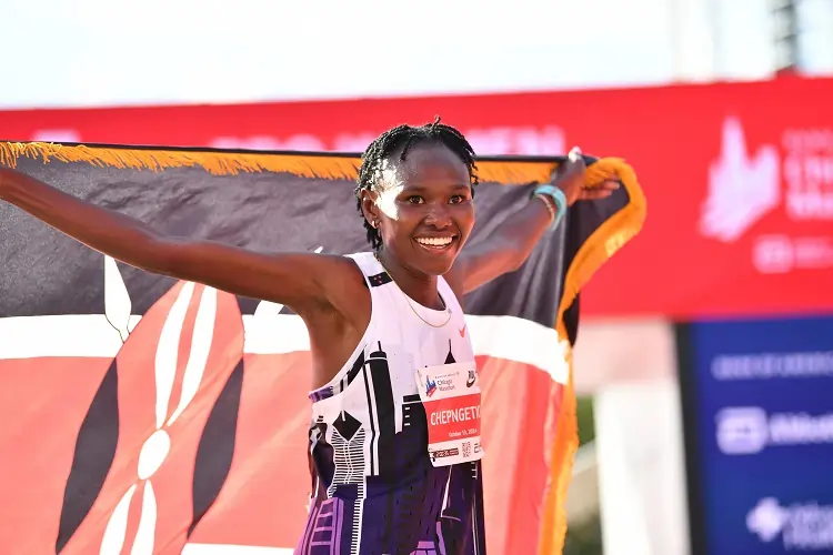 Athletics-Kenya’s Chepngetich smashes women’s marathon world record