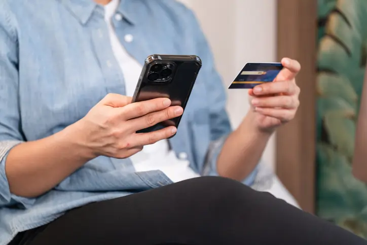 Adflex automates commercial payments and virtual card reading for prompt, pain-free payments