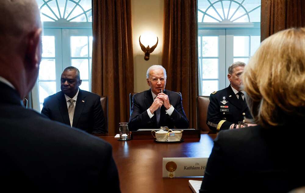 Biden unveils $800 million in new Ukraine military aid, to ask Congress for more