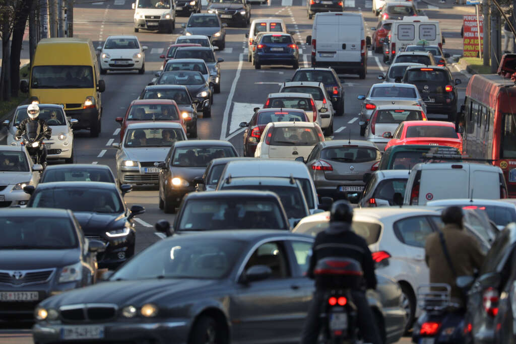 Kosovo pushes ahead with car licensing rule resisted by Serbs