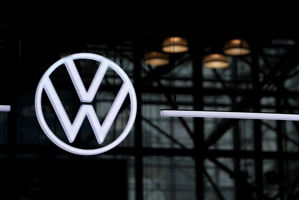 Volkswagen brings VW bus back to North American market after 20 years