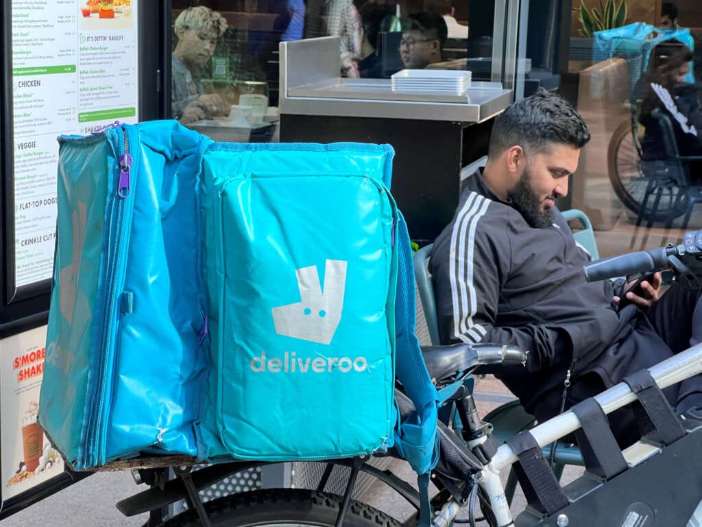 Deliveroo keeps annual guidance as quarterly revenue rises