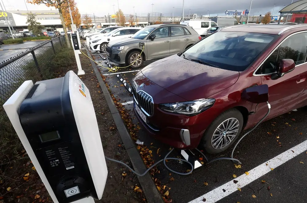 Analysis-EU’s electric dreams short-circuited by EV charging gridlock