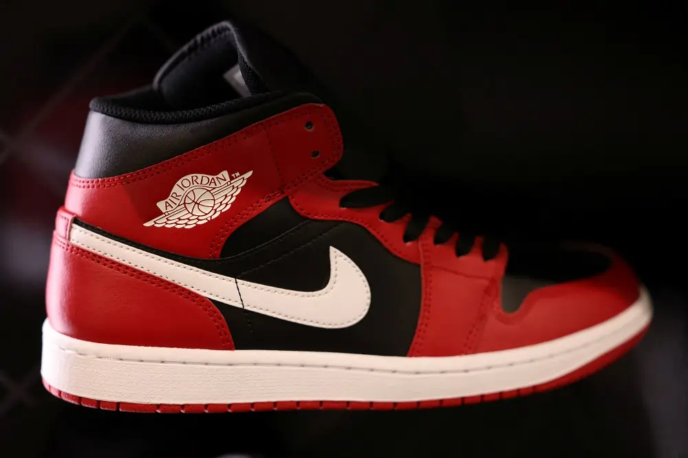 Nike veteran Hill to replace Donahoe as CEO; shares jump