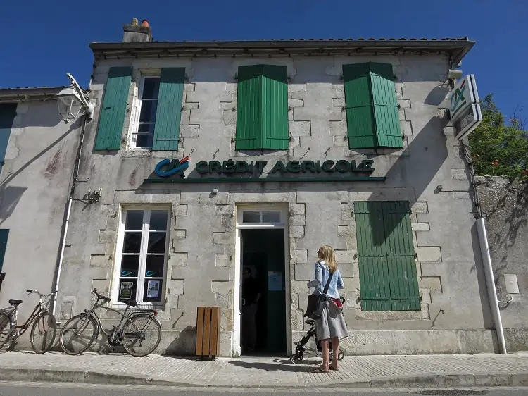 French bank Credit Agricole to buy 50% of GAC’s leasing unit