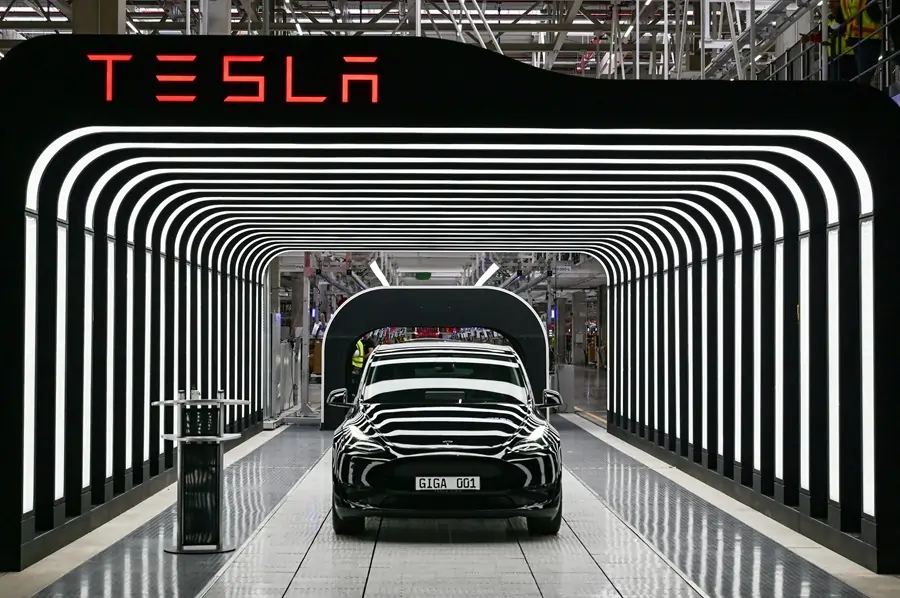 Analysis-Musk’s bold 2025 prediction on Tesla sales faces skepticism, scrutiny