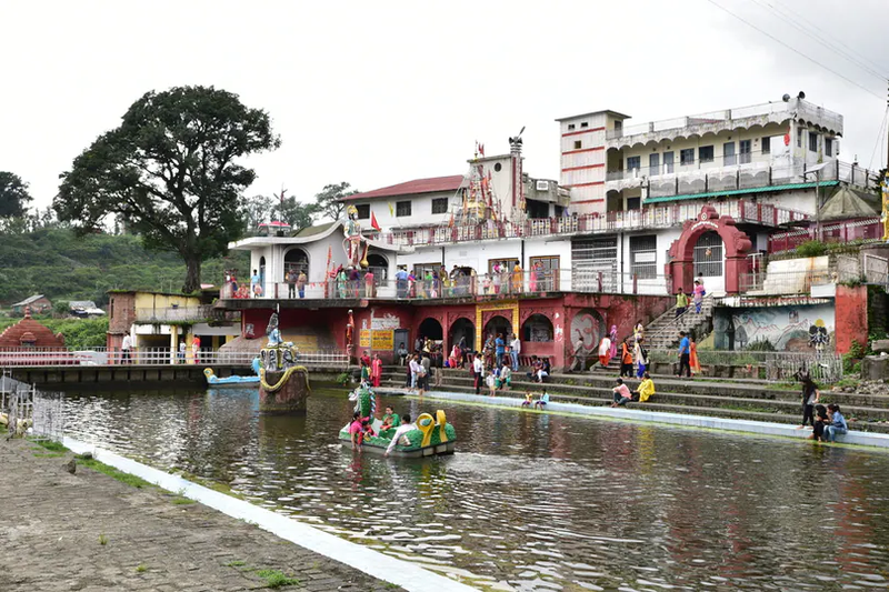 चामुंडा देवी मंदिर, कांगड़ा की एक फ़��टो।