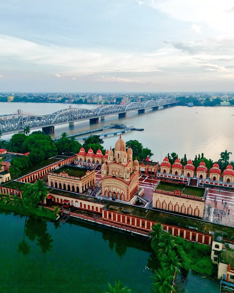 An image of Dakshineshwar Kali Temple, Kolkata.