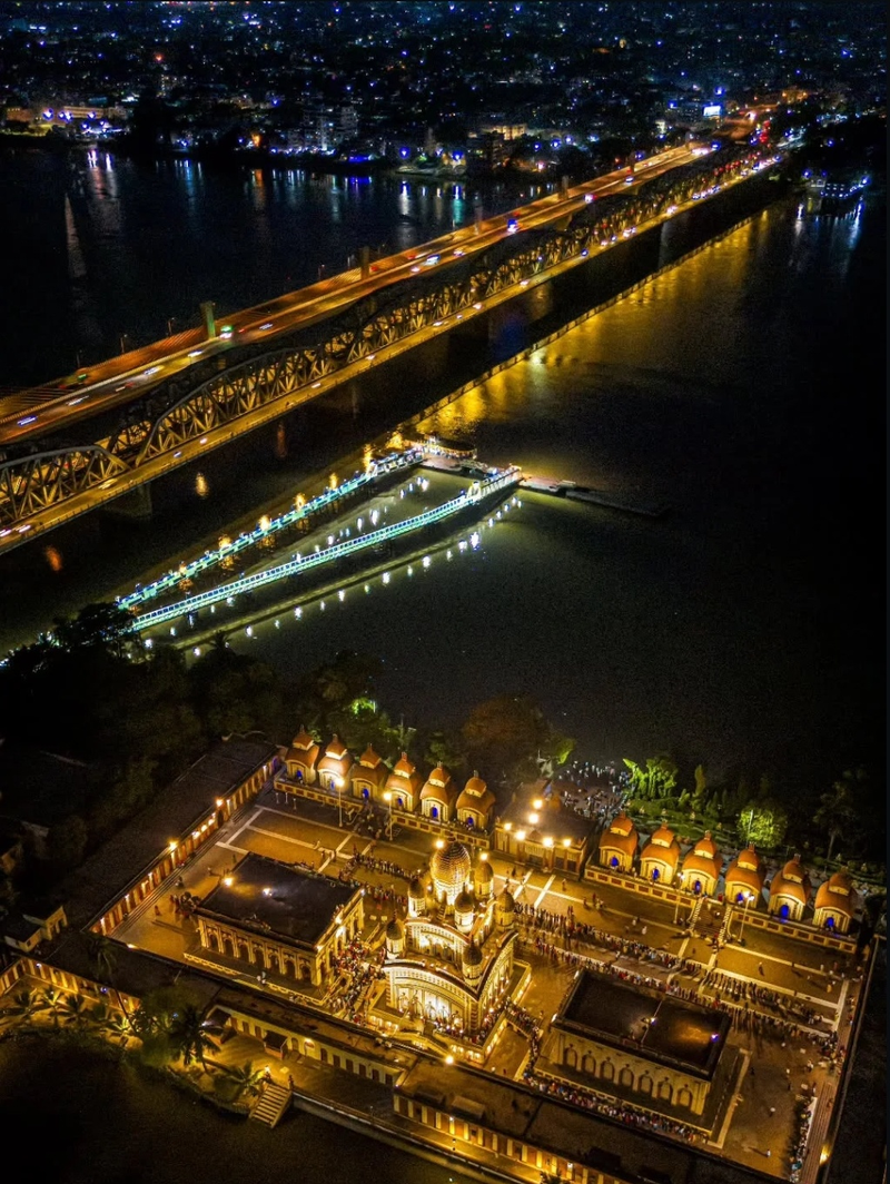 An image of Dakshineshwar Kali Temple, Kolkata.