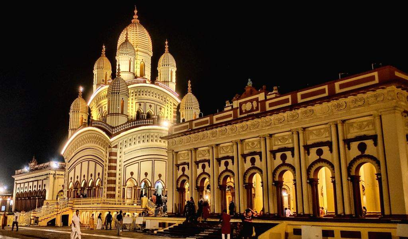 An image of Dakshineshwar Kali Temple.