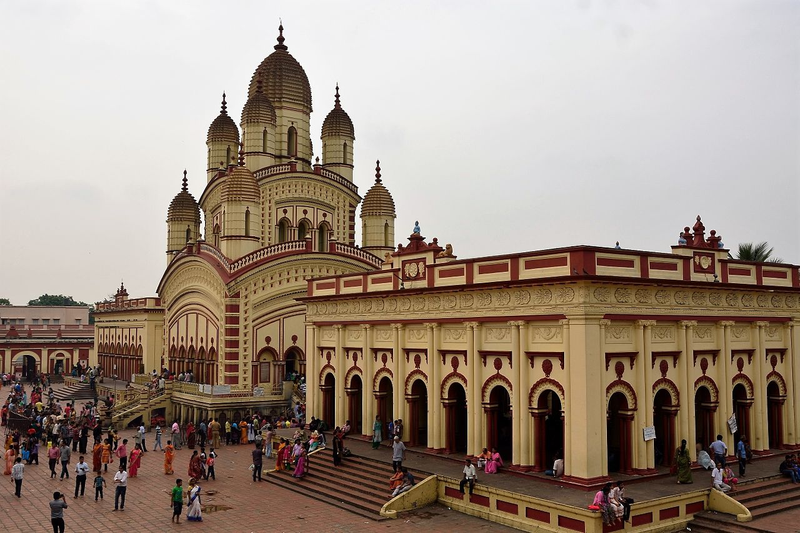 दक्षिणेश्वर काली मंदिर, कोलकाता का एक छायाचित्र।
